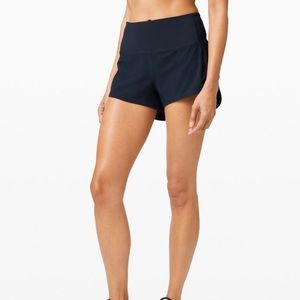 Speed up high rise 2.5 Lulu shorts